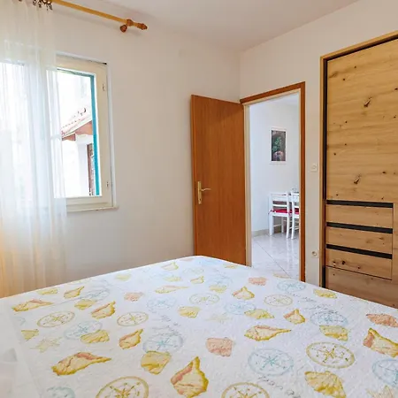 Baricevic Apartment Bol